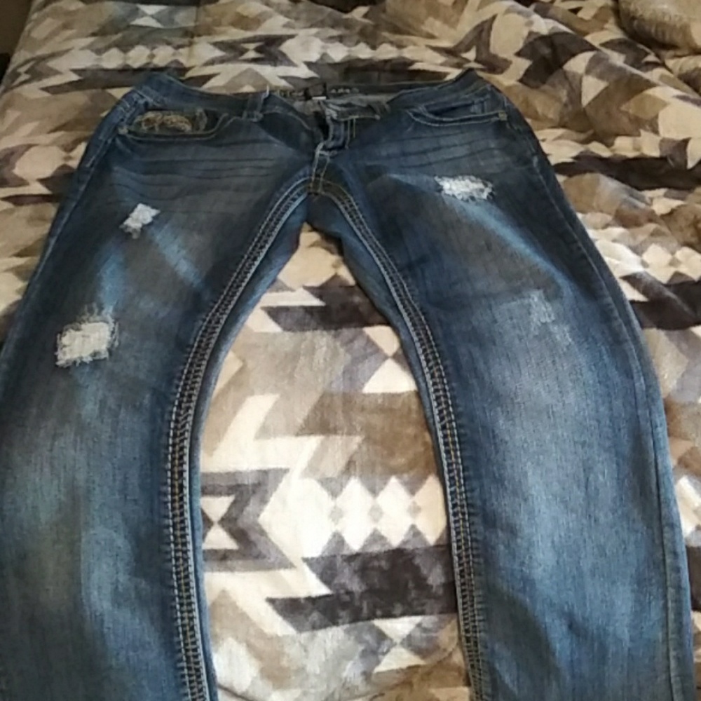 Ariya jeans